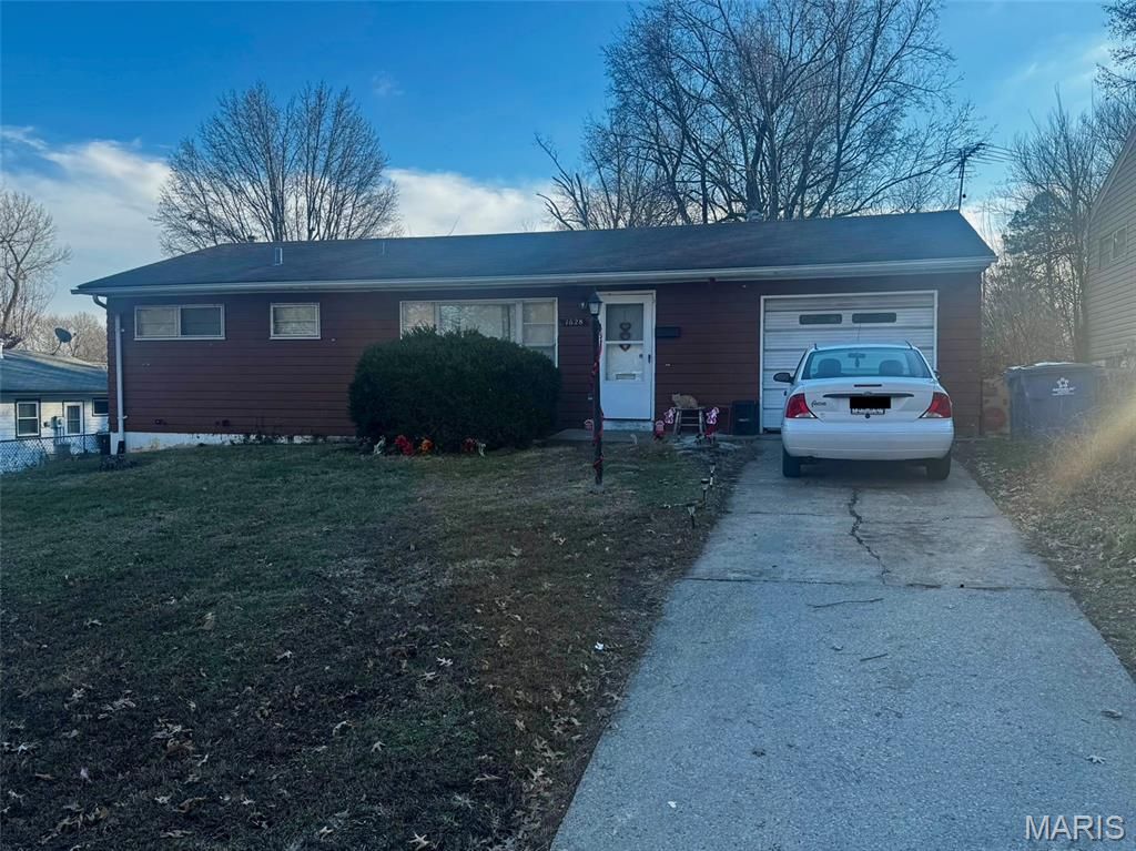 1628 Mowbry Lane, St Louis, MO 63136