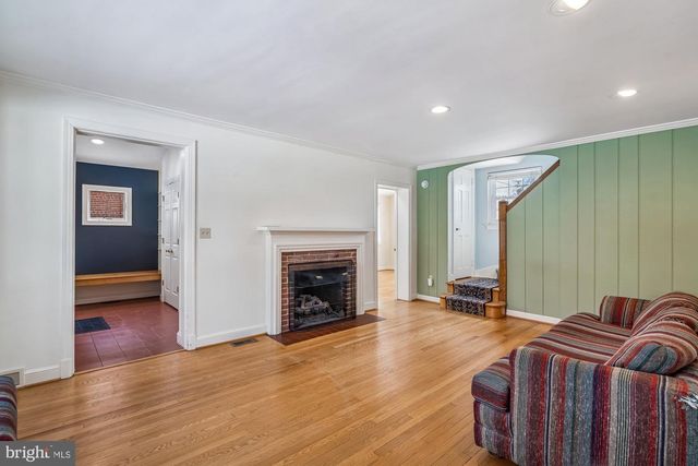 8012 BARRON ST, Takoma Park, MD 20912