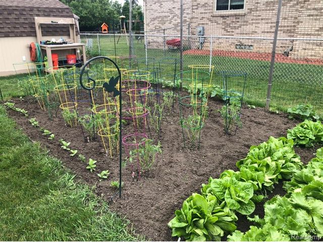 45284 Spagnuolo Road, Macomb, MI 48044