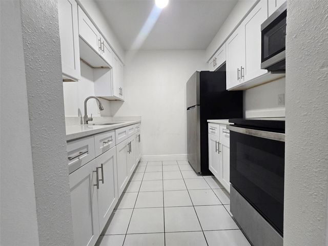 9009 TUDOR DRIVE G107, Tampa, FL 33615