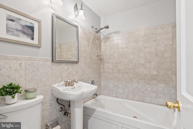 7616 ADMIRAL DR, Alexandria, VA 22308