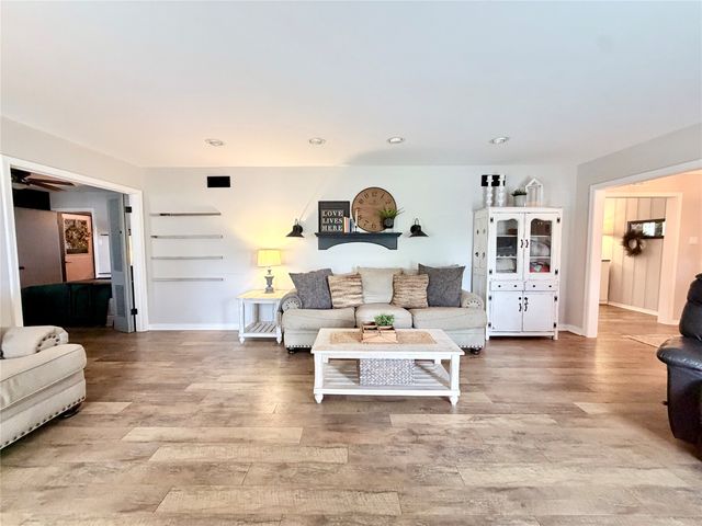 809 S Leggett Drive, Abilene, TX 79605