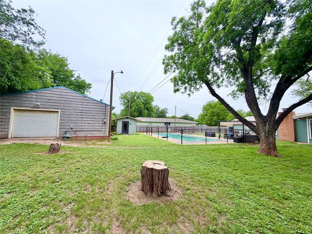 809 S Leggett Drive, Abilene, TX 79605