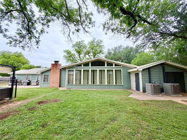 809 S Leggett Drive, Abilene, TX 79605