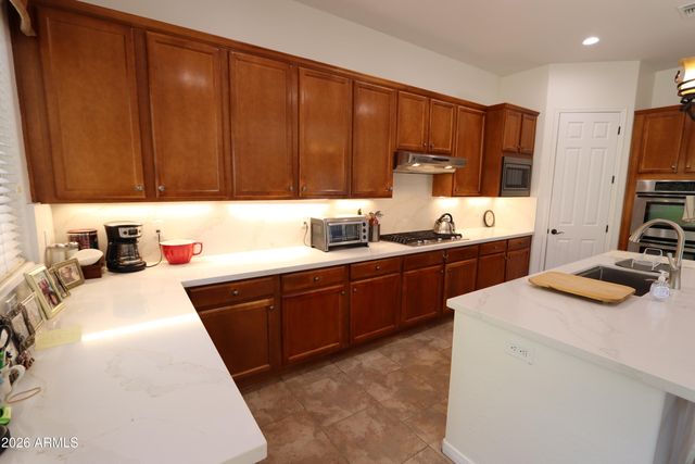 2004 W Calle De Las Estrellas Drive, Phoenix, AZ 85085