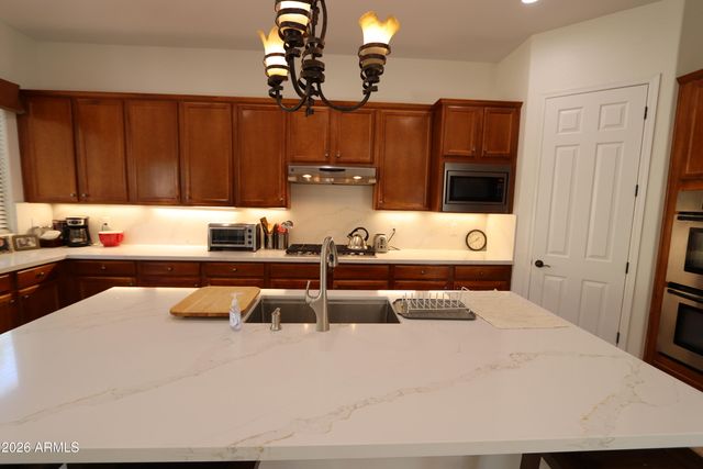 2004 W Calle De Las Estrellas Drive, Phoenix, AZ 85085