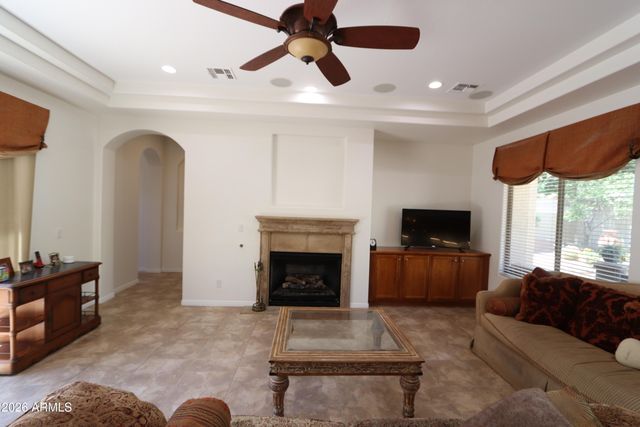 2004 W Calle De Las Estrellas Drive, Phoenix, AZ 85085