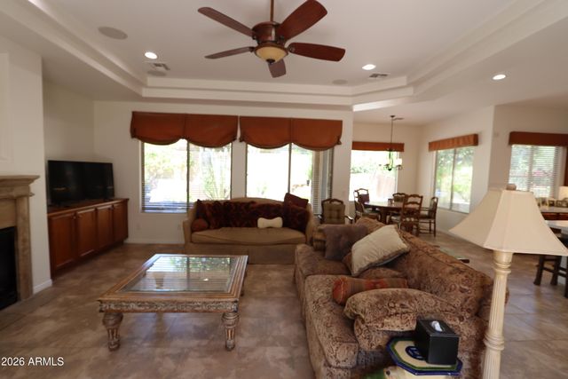 2004 W Calle De Las Estrellas Drive, Phoenix, AZ 85085