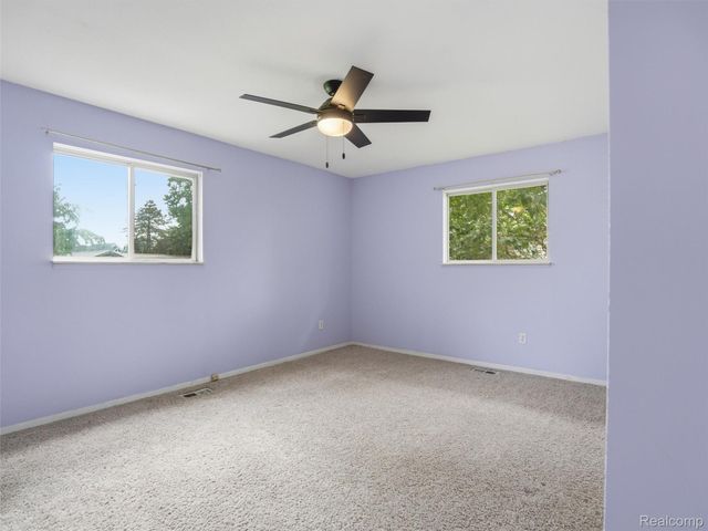 2439 N Long Lake Road, Fenton Charter Township, MI 48430