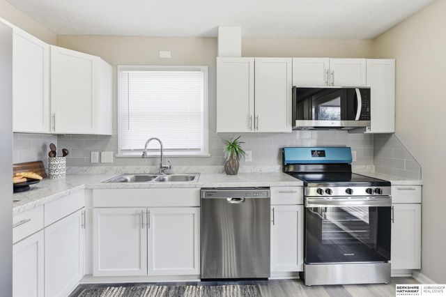 9133 Ames Avenue, Omaha, NE 68134