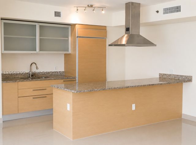 1800 S Ocean Dr 1405, Hallandale Beach, FL 33009