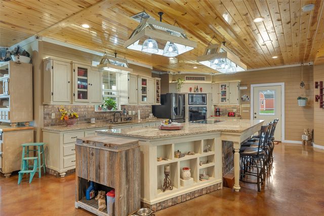 655 Texas 236 Highway, Moody, TX 76557