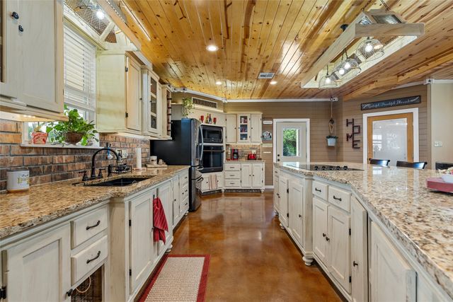 655 Texas 236 Highway, Moody, TX 76557