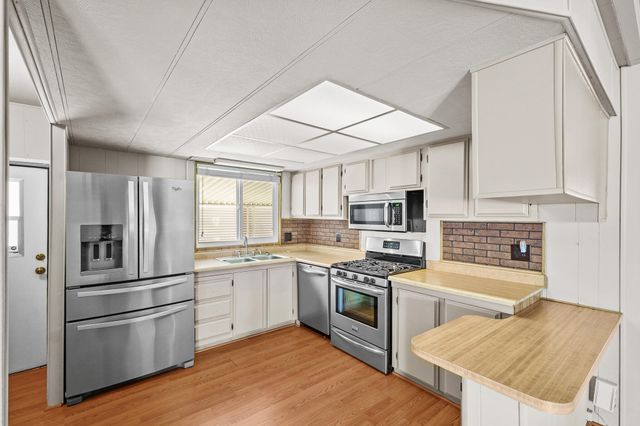 2627 W Midvalley Avenue #104, Visalia, CA 93277