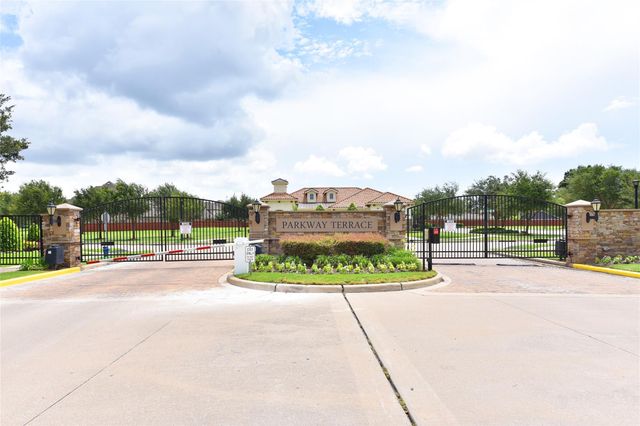 13117 Stoneleigh Terrace Drive, Houston, TX 77077