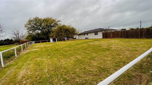 7301 Fishtrap Road, Cross Roads, TX 76227