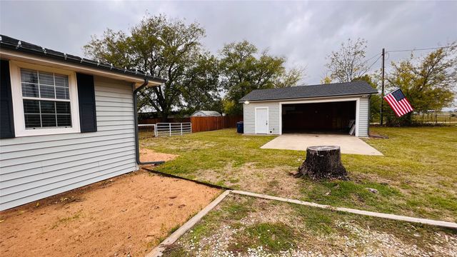 7301 Fishtrap Road, Cross Roads, TX 76227