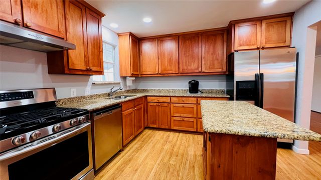 7301 Fishtrap Road, Cross Roads, TX 76227