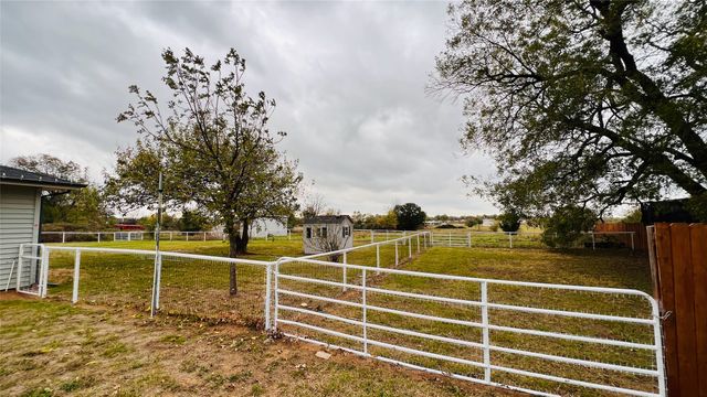 7301 Fishtrap Road, Cross Roads, TX 76227