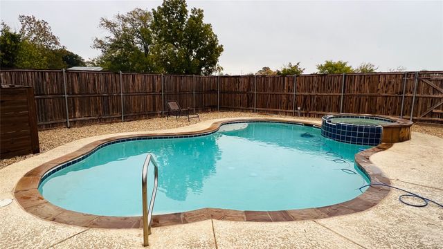 7301 Fishtrap Road, Cross Roads, TX 76227