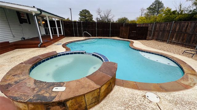 7301 Fishtrap Road, Cross Roads, TX 76227