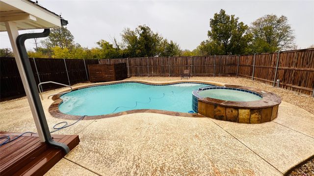 7301 Fishtrap Road, Cross Roads, TX 76227