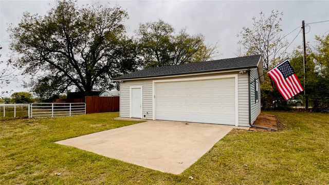 7301 Fishtrap Road, Cross Roads, TX 76227