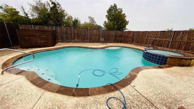 7301 Fishtrap Road, Cross Roads, TX 76227