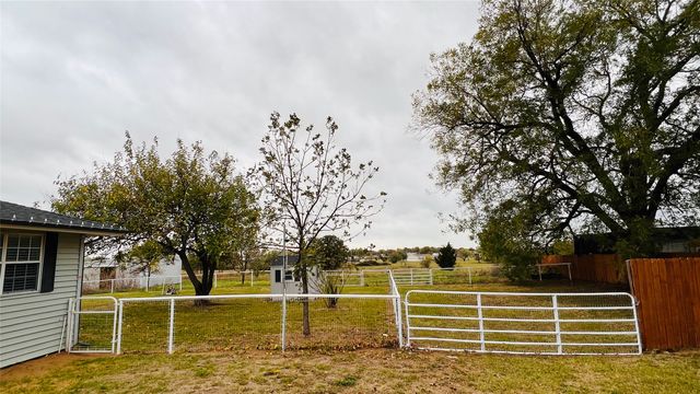 7301 Fishtrap Road, Cross Roads, TX 76227