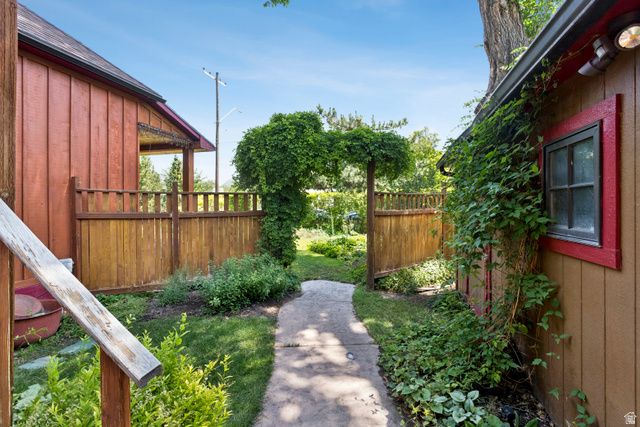 1410 S 300 E, Salt Lake City, UT 84115