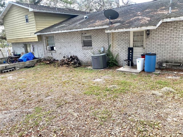 8301 N RIVER OAKS COURT, Tampa, FL 33617