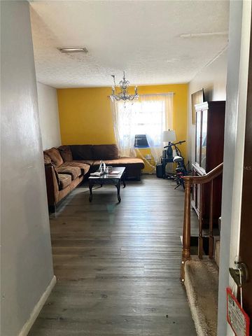 8301 N RIVER OAKS COURT, Tampa, FL 33617