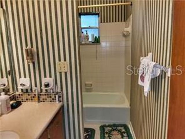 8301 N RIVER OAKS COURT, Tampa, FL 33617