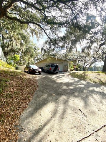 8301 N RIVER OAKS COURT, Tampa, FL 33617