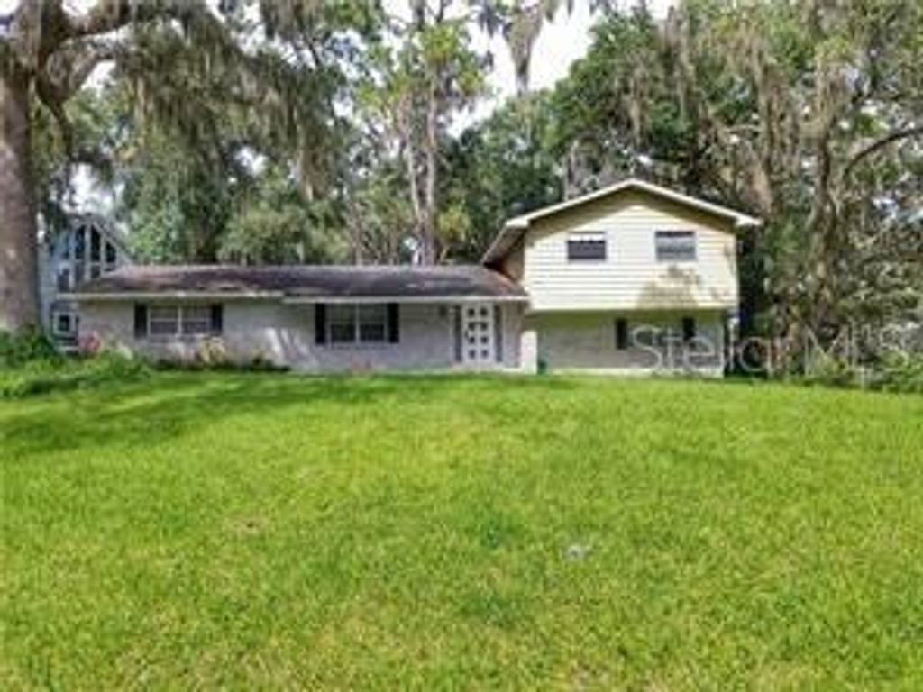 8301 N RIVER OAKS COURT, Tampa, FL 33617