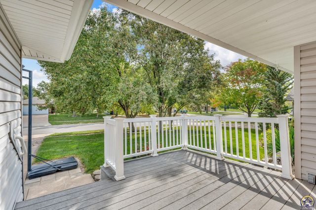 2837 SW Ancaster RD, Topeka, KS 66614