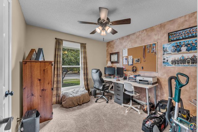 2837 SW Ancaster RD, Topeka, KS 66614