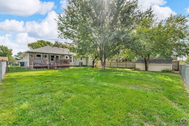 2837 SW Ancaster RD, Topeka, KS 66614