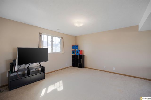 5928 S 186 Avenue, Omaha, NE 68135