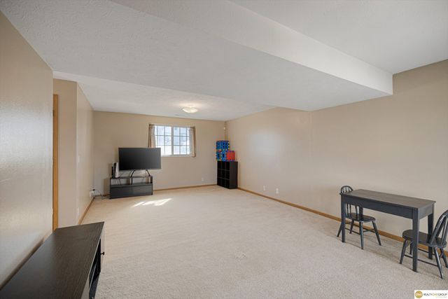 5928 S 186 Avenue, Omaha, NE 68135