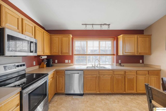 5928 S 186 Avenue, Omaha, NE 68135