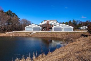 N17W26887 E Fieldhack DRIVE #H, Pewaukee, WI 53072