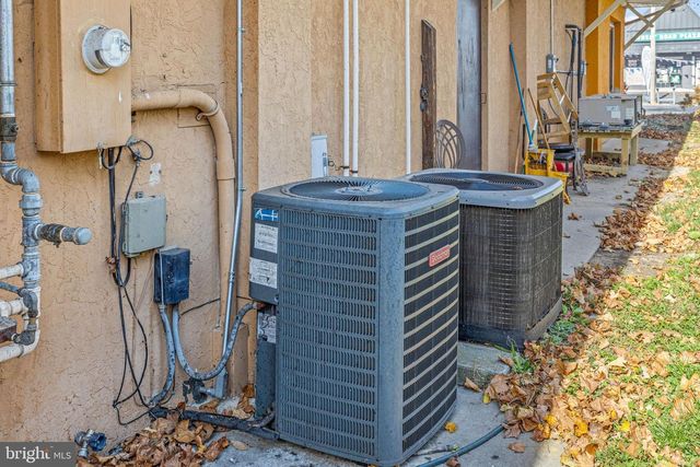 363 WHEAT RD, Vineland, NJ 08360