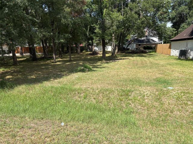 000 Ravemsworth Drive, Conroe, TX 77302
