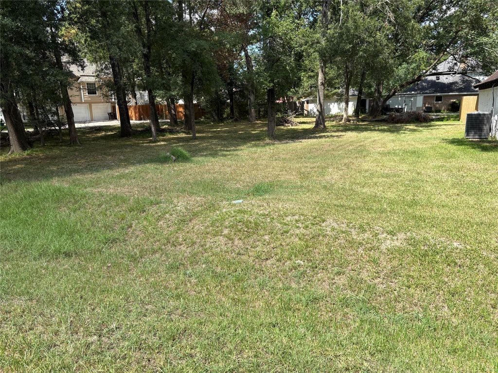 000 Ravemsworth Drive, Conroe, TX 77302