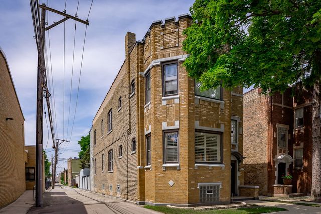 5614 N Campbell Avenue, Chicago, IL 60659