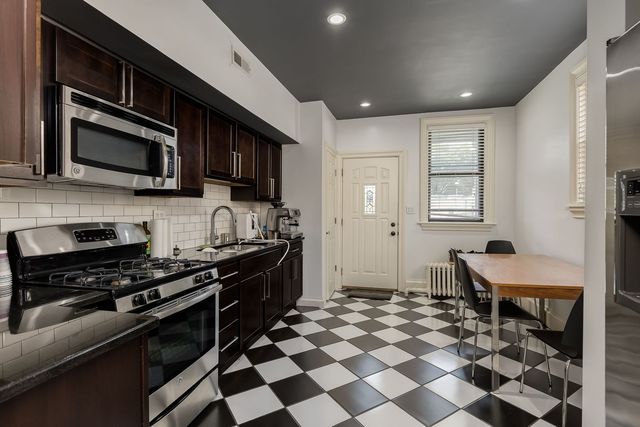 5614 N Campbell Avenue, Chicago, IL 60659