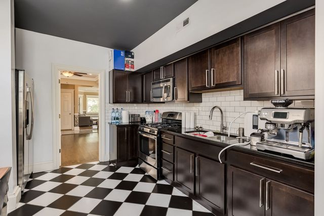 5614 N Campbell Avenue, Chicago, IL 60659