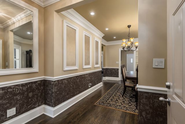 5614 N Campbell Avenue, Chicago, IL 60659