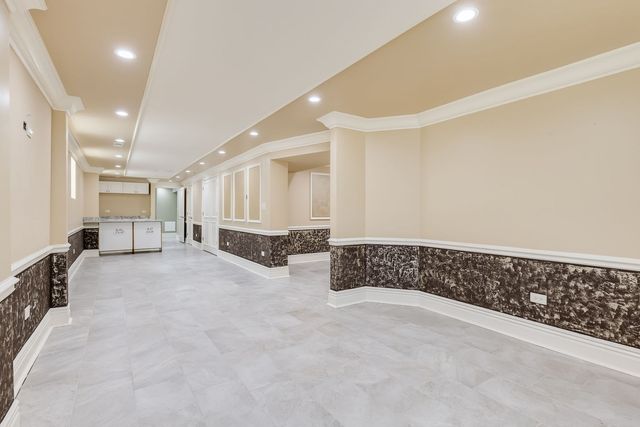5614 N Campbell Avenue, Chicago, IL 60659